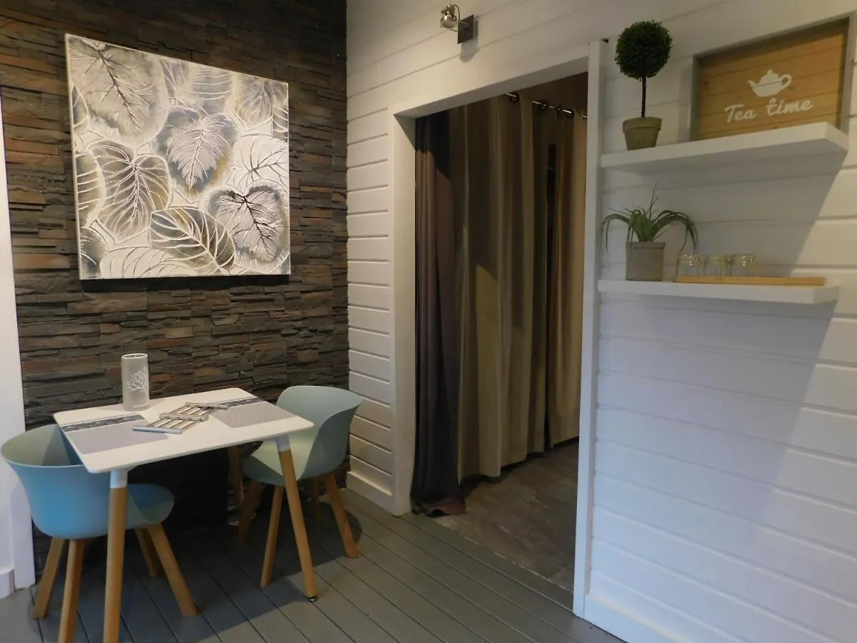 Studio Quisqualis Sainte-Anne  Apartment