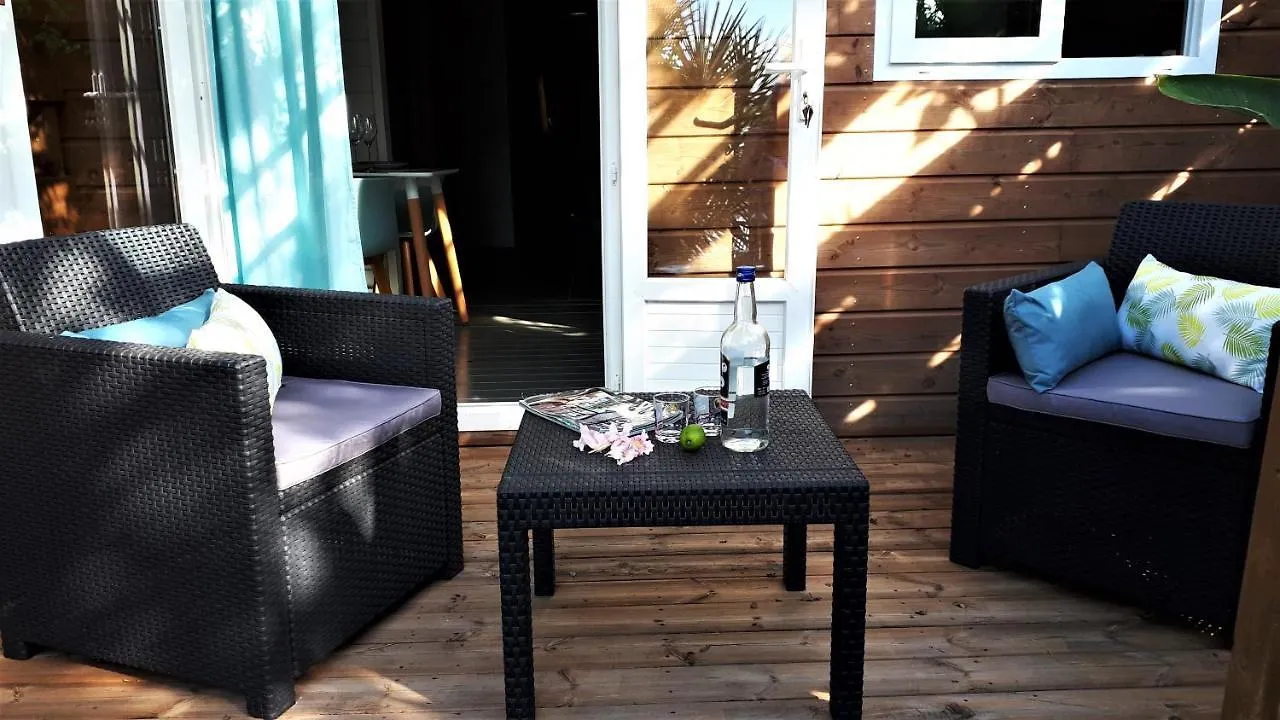 Apartment Studio Quisqualis Sainte-Anne  Guadeloupe